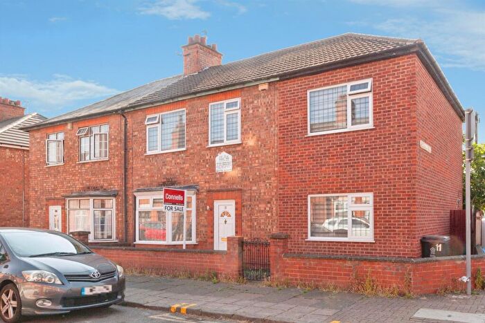 4 Bedroom Semi-Detached House For Sale In Kedleston Road, Leicester, LE5