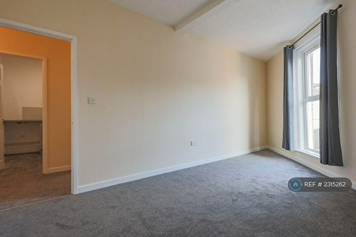 2 Bedroom Flat To Rent In Haviland Road, Bournemouth, BH7