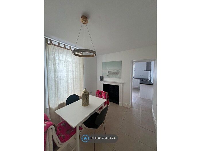 3 Bedroom Terraced House To Rent In Windsor Street, Swansea, SA2