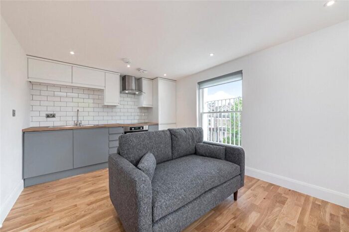 1 Bedroom Flat To Rent In Denmark Road, Camberwell, SE5