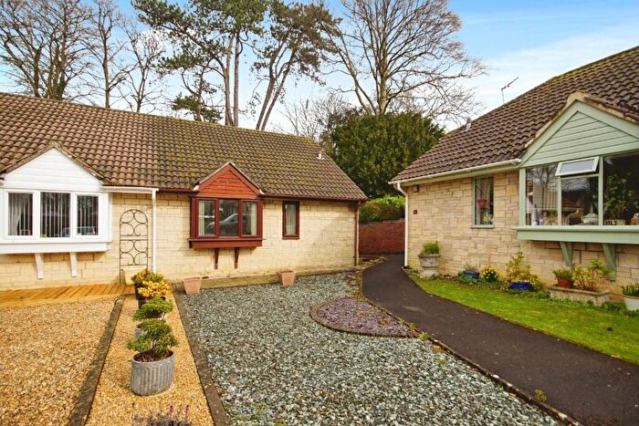 1 Bedroom Semi-Detached Bungalow For Sale In Lilliput Court, BS37