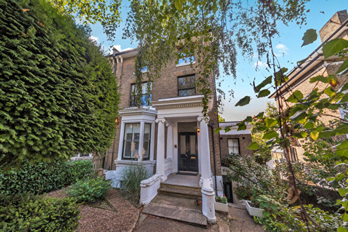 2 Bedroom Flat For Sale In Granville Park, London, SE13