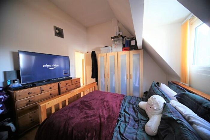 2 Bedroom Flat To Rent In Headingley Lane, Headingley, Leeds, LS6