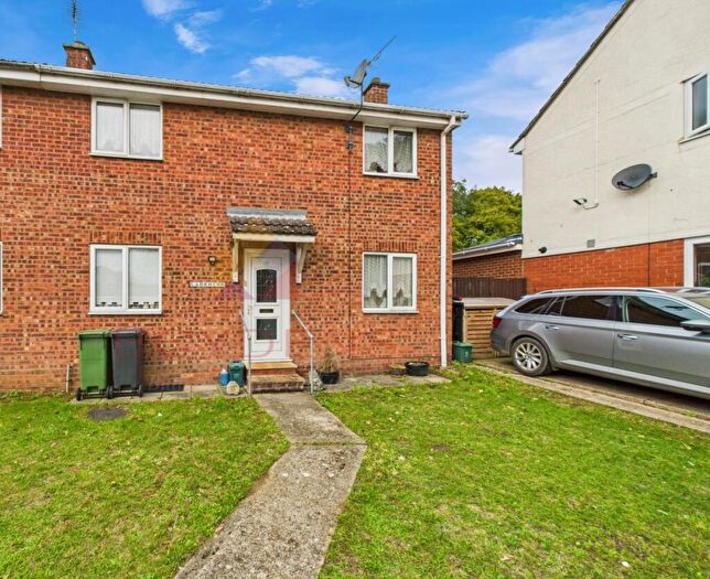 3 Bedroom End Of Terrace House For Sale In Bradwell Court Braintree, CM7