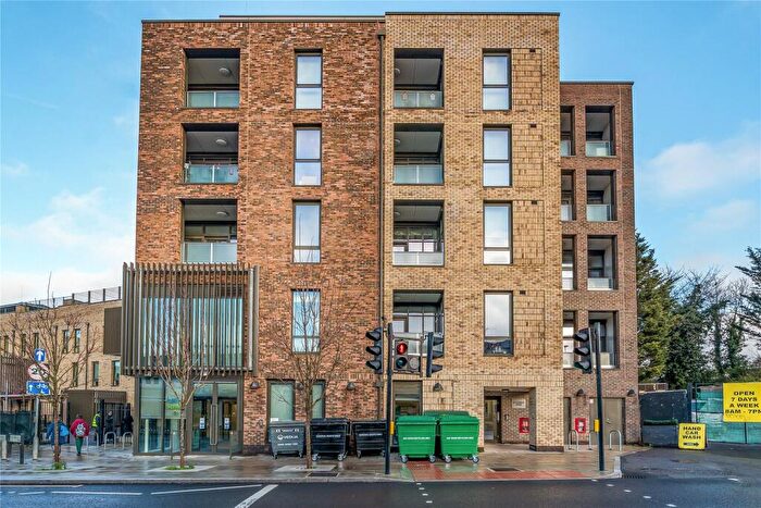 1 Bedroom Flat For Sale In Coombe Road, Kingston Upon Thames, KT2