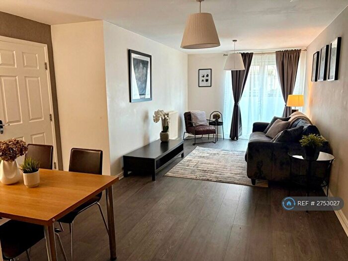 2 Bedroom Flat To Rent In Malcolm Place, Reading, RG1