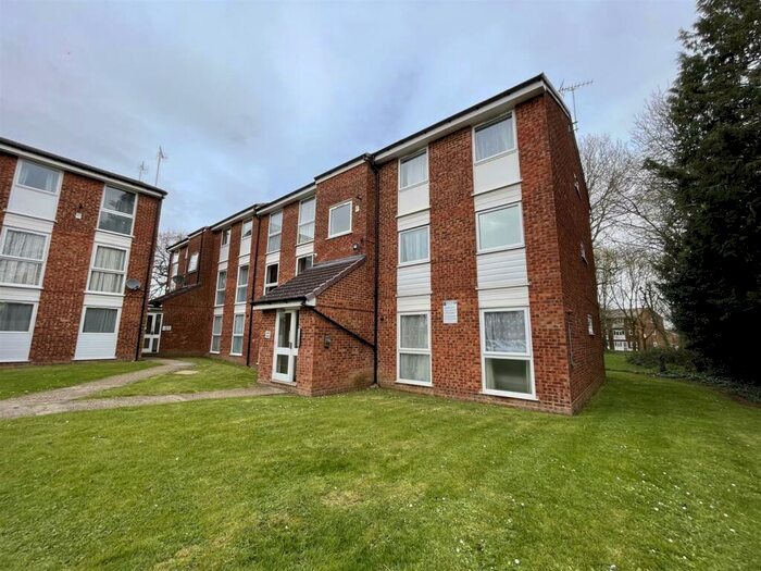 2 Bedroom Flat To Rent In Arkley Road, Hemel Hempstead, HP2