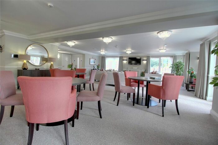 1 Bedroom Flat For Sale In Crookham Road, Fleet, GU51