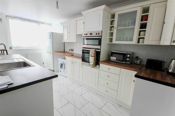 3 Bedroom Flat To Rent In St Bernard House, Bernard Street, Southampton, SO14