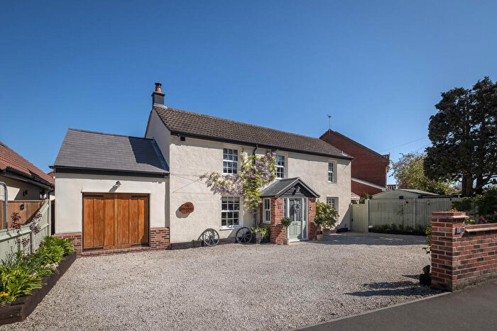 3 Bedroom Detached House For Sale In Station Road South, Belton, Norfolk, NR31