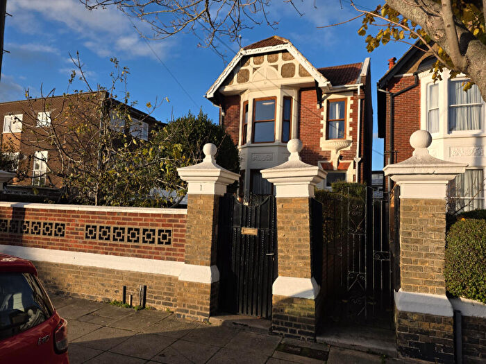 1 Bedroom Flat To Rent In Southsea, PO5