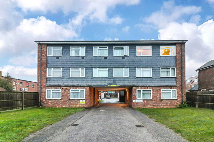 2 Bedroom Flat For Sale In Masons Court, Berkhampstead Road, Chesham, HP5