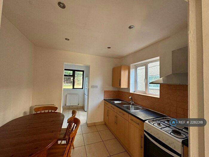 4 Bedroom Semi-Detached House To Rent In Headley Way, Headington, Oxford, OX3