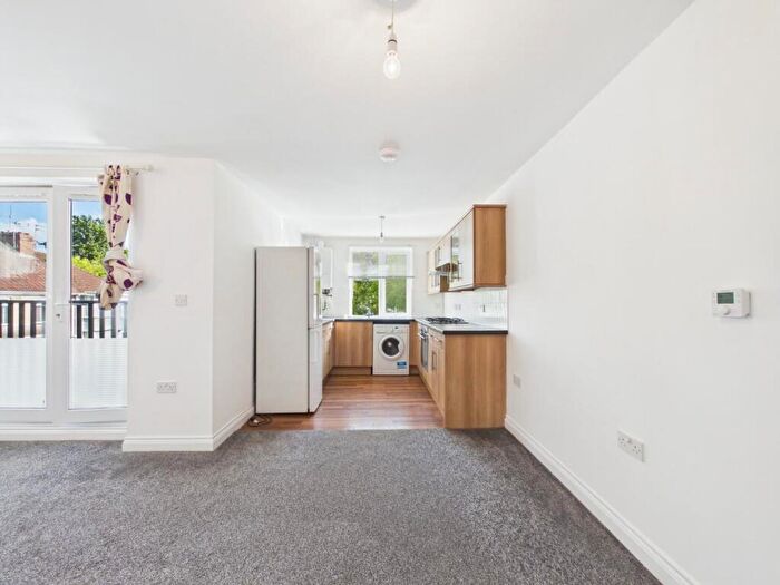 1 Bedroom Flat For Sale In Allison Road, Brislington, Bristol, BS4