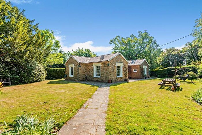 3 Bedroom Detached Bungalow To Rent In Chandlers Lane, Chandlers Cross, WD3