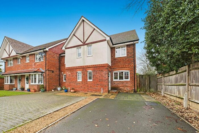 3 Bedroom End Of Terrace House For Sale In Kerr Gardens, Wokingham, Berkshire, RG40