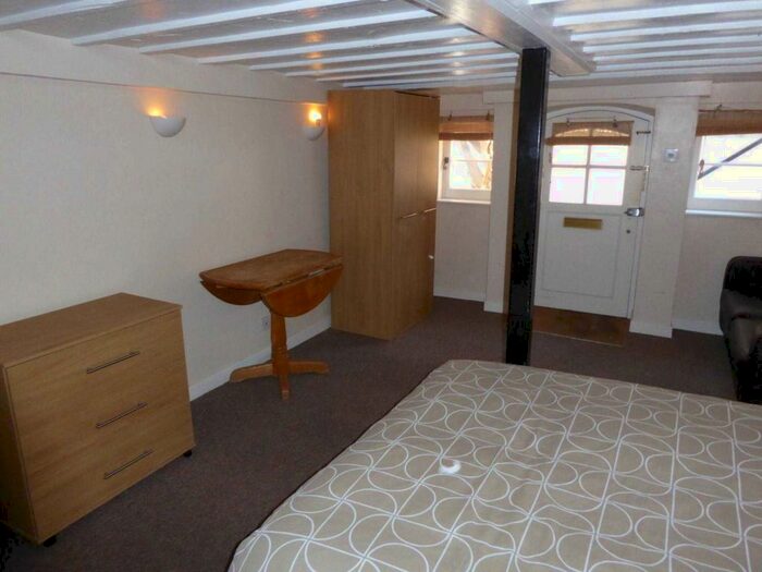 Studio To Rent In Church Road, Reading, RG6