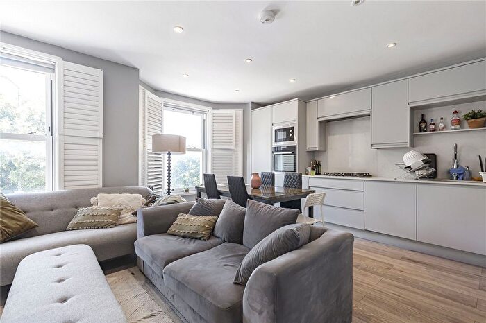 4 Bedroom Flat To Rent In Gap Road, Wimbledon, London, SW19