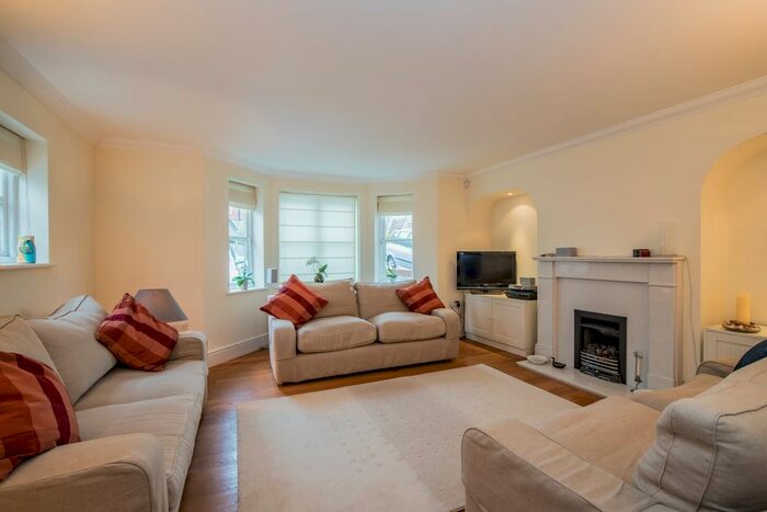 4 Bedroom Semi-Detached House To Rent In Victoria Road, Oxford, OX2