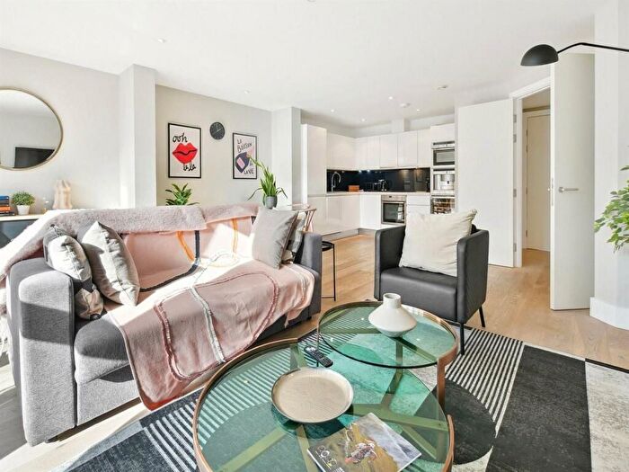 1 Bedroom Flat For Sale In Cable Street, Manchester, M4