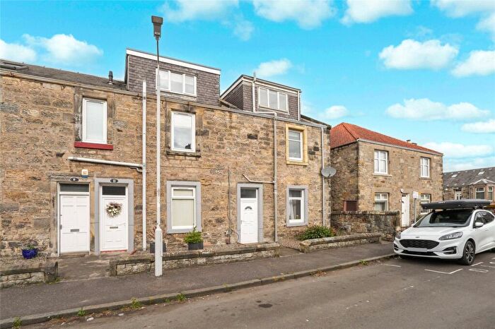 2 Bedroom Flat For Sale In Cloanden Place, Kirkcaldy, Fife, KY2