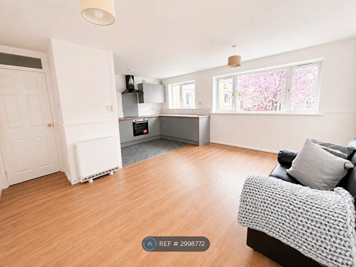 2 Bedroom Flat To Rent In Beechburn Walk, Newcastle Upon Tyne, NE4