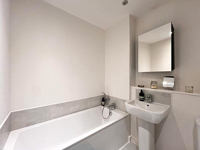 2 Bedroom Flat For Sale In Westmoreland Road, London, NW9