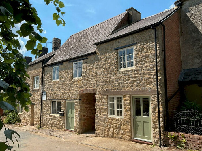 3 Bedroom Cottage For Sale In Chapel Lane, Whitfield, Brackley Northamptonshire, NN13