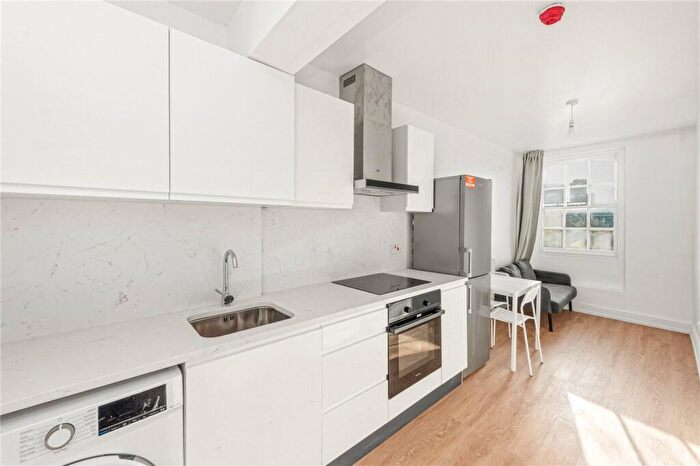 2 Bedroom Apartment To Rent In Hoxton Street, London, N1