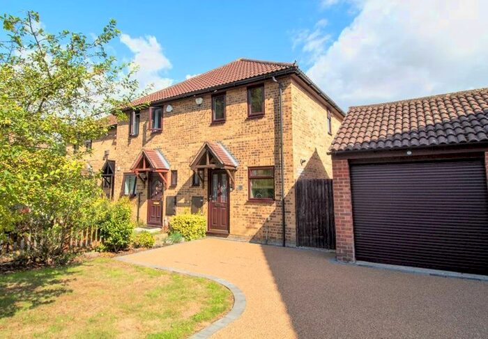 2 Bedroom Property To Rent In Spalt Close, Hutton, Brentwood, CM13