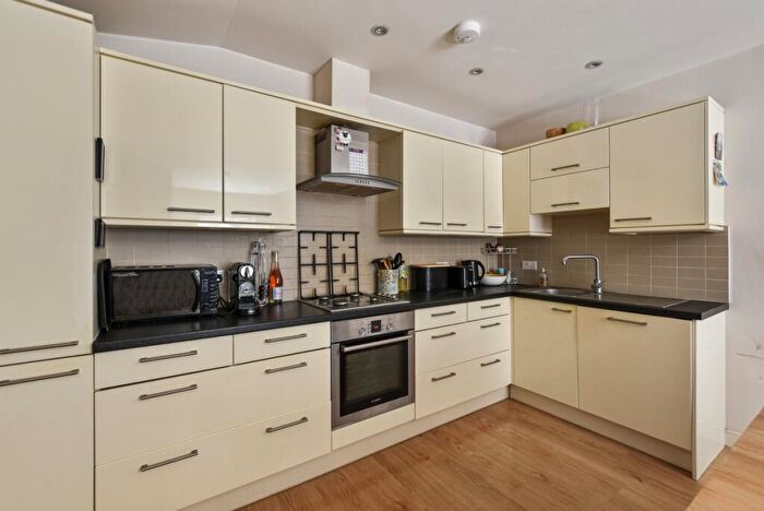 1 Bedroom Flat To Rent In Rosemont Road London, NW3