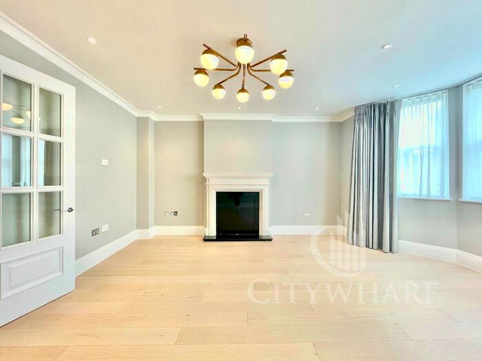 4 Bedroom Detached House To Rent In Barrons Chase, Richmond, TW10