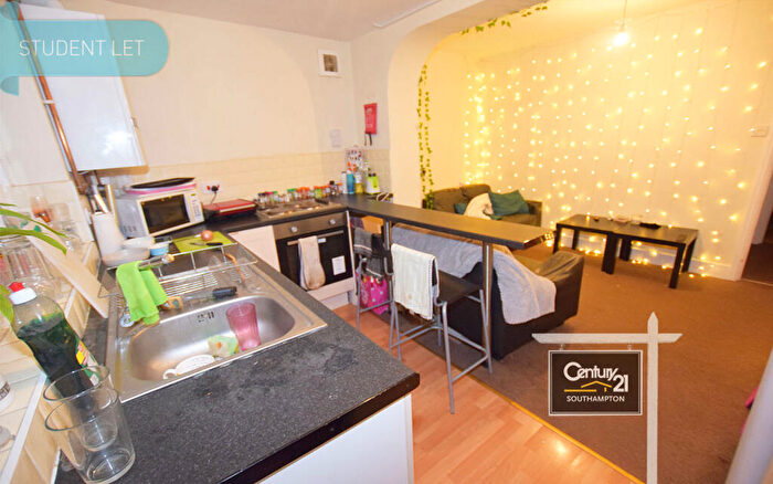 3 Bedroom End Of Terrace House To Rent In |Ref: |, Burton Road, Southampton, SO15