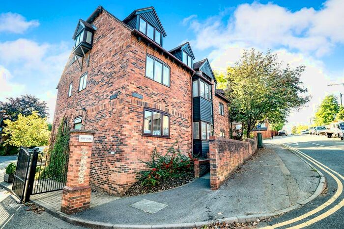 2 Bedroom Flat To Rent In Copyground Lane, High Wycombe, HP12