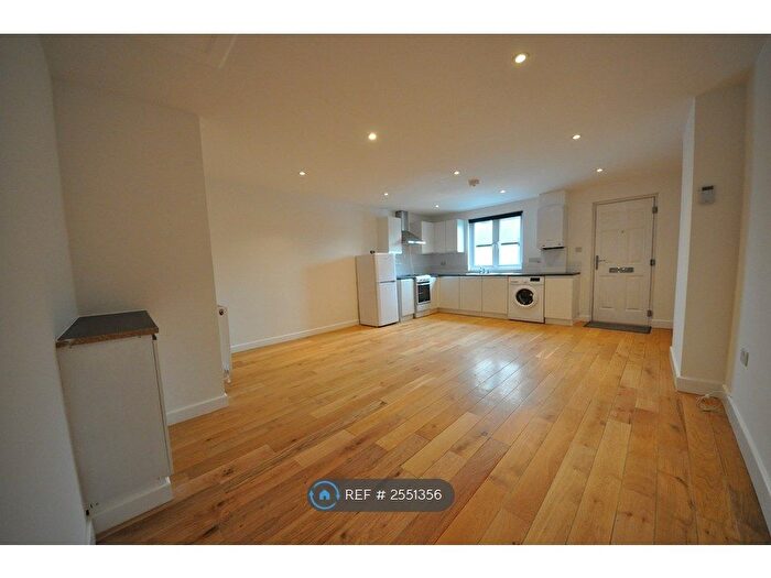 1 Bedroom Flat To Rent In Fleece Road, Long Ditton, Surbiton, KT6