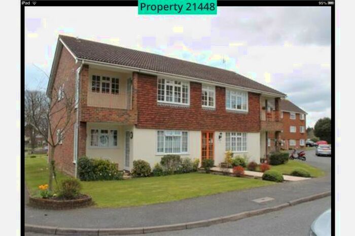 2 Bedroom Ground Flat To Rent In Lamorna Grove, Worthing, West Sussex, BN14