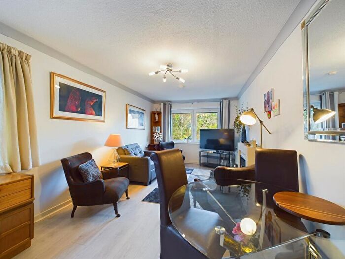 1 Bedroom Flat For Sale In Millburn Court, Perth, PH2