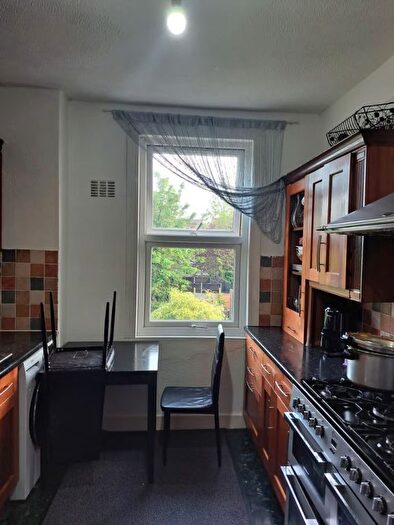 2 Bedroom Flat To Rent In Warrington Road, Harrow-On-The-Hill, Harrow, HA1