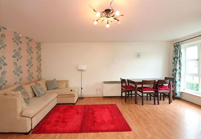 2 Bedroom Apartment To Rent In Wheat Sheaf Close, London, E14