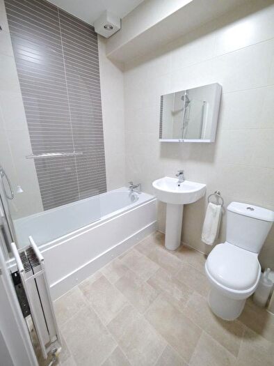 2 Bedroom Flat To Rent In Park Terrace, Killingworth, Newcastle Upon Tyne, NE12