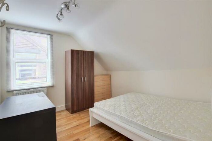 6 Bedroom Semi-Detached House To Rent In **&#pppw** Radcliffe Road, West Bridgford, NG2