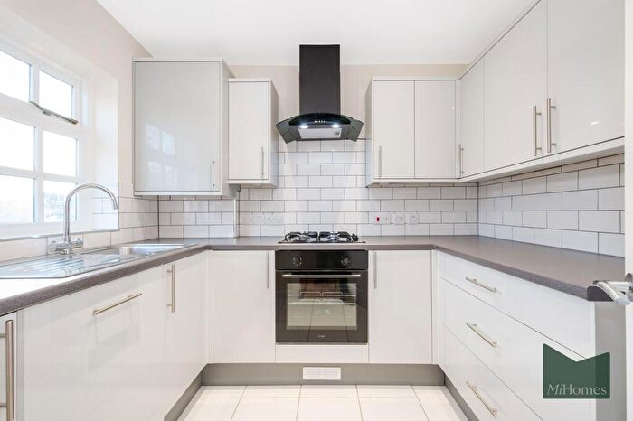 2 Bedroom Property To Rent In Anderson Close, London, N21