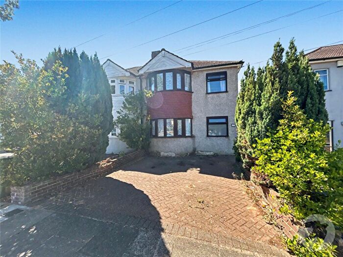 4 Bedroom Semi Detached House For Sale In Sutherland Avenue, Welling, DA16