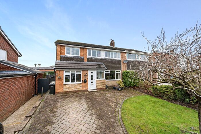 4 Bedroom Semi Detached House For Sale In Lynwood Grove, Bradshaw, Bolton, BL2