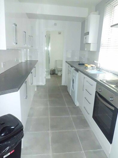 6 Bedroom House To Rent In Tiverton Road, B29