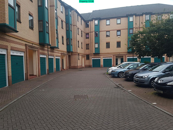 2 Bedroom Flat To Rent In Rutland Court, Glasgow, G51
