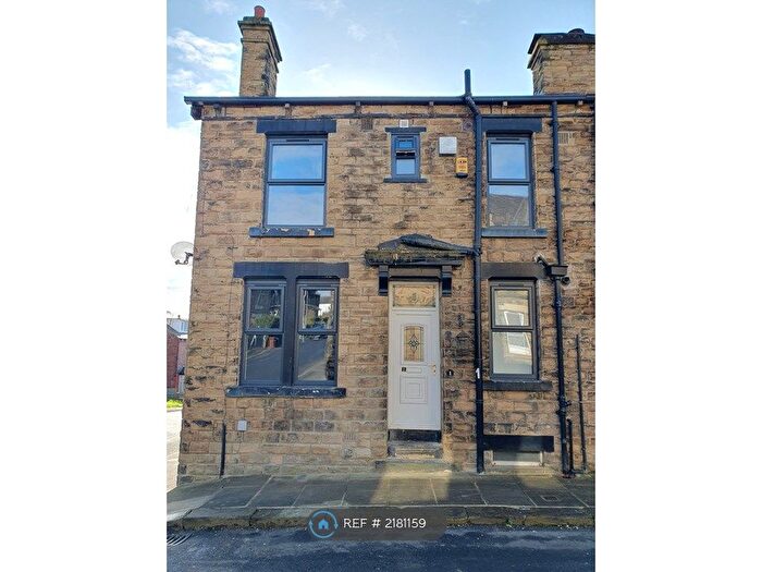 2 Bedroom Terraced House To Rent In Rosemont View, Leeds, LS13