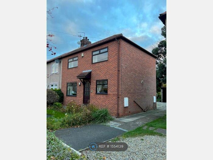 3 Bedroom Semi-Detached House To Rent In Chantry Road, Wakefield, WF2