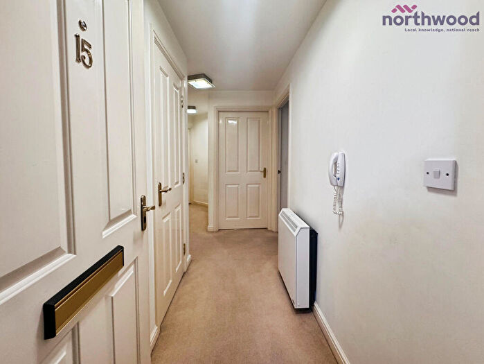 2 Bedroom Flat To Rent In Ashdown House, Chandlers Ford, SO53