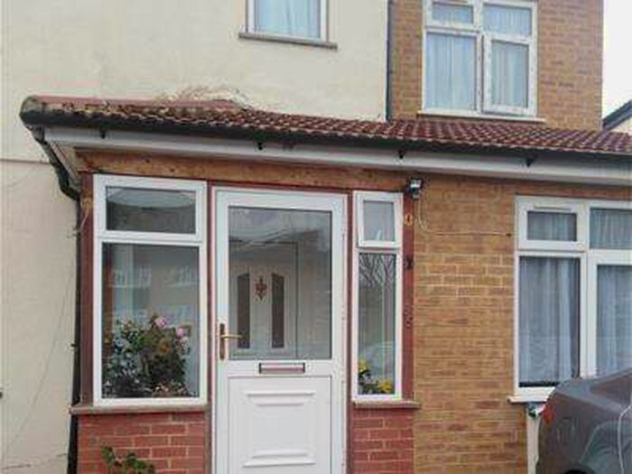 1 Bedroom Flat To Rent In Whitchurch Avenue, Edgware, HA8